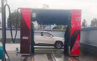 彩云之南，滇中腹地！云南玉溪中石化配置林頓龍門全自動洗車機